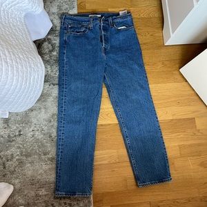 Levi’s Wedgie Straight Jeans Size 28